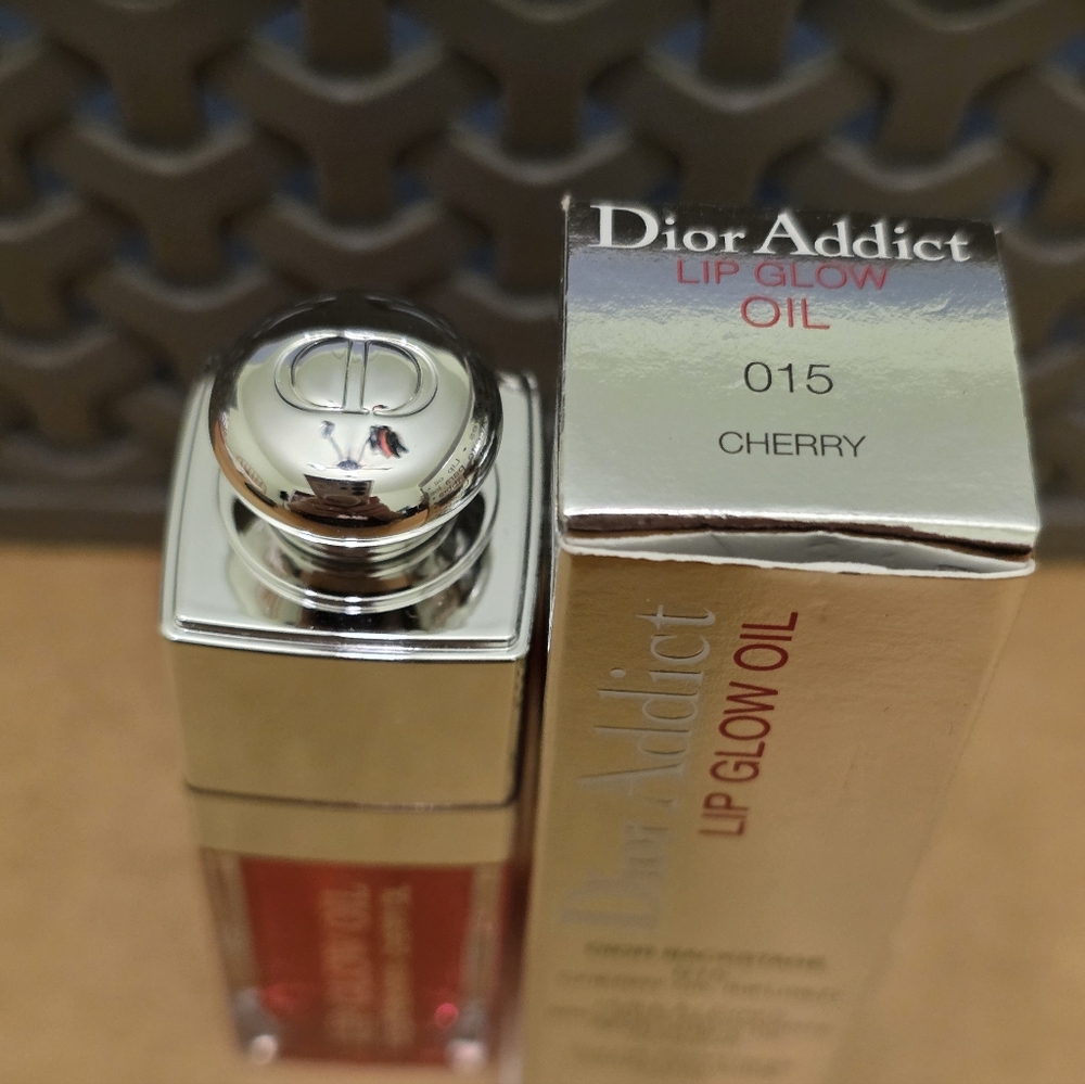 Dior Addict Lip Glow Oil 015 CHERRY 0.2 oz/6 ml. BNIB. PRICE IS FIRM - Picture 2 of 5
